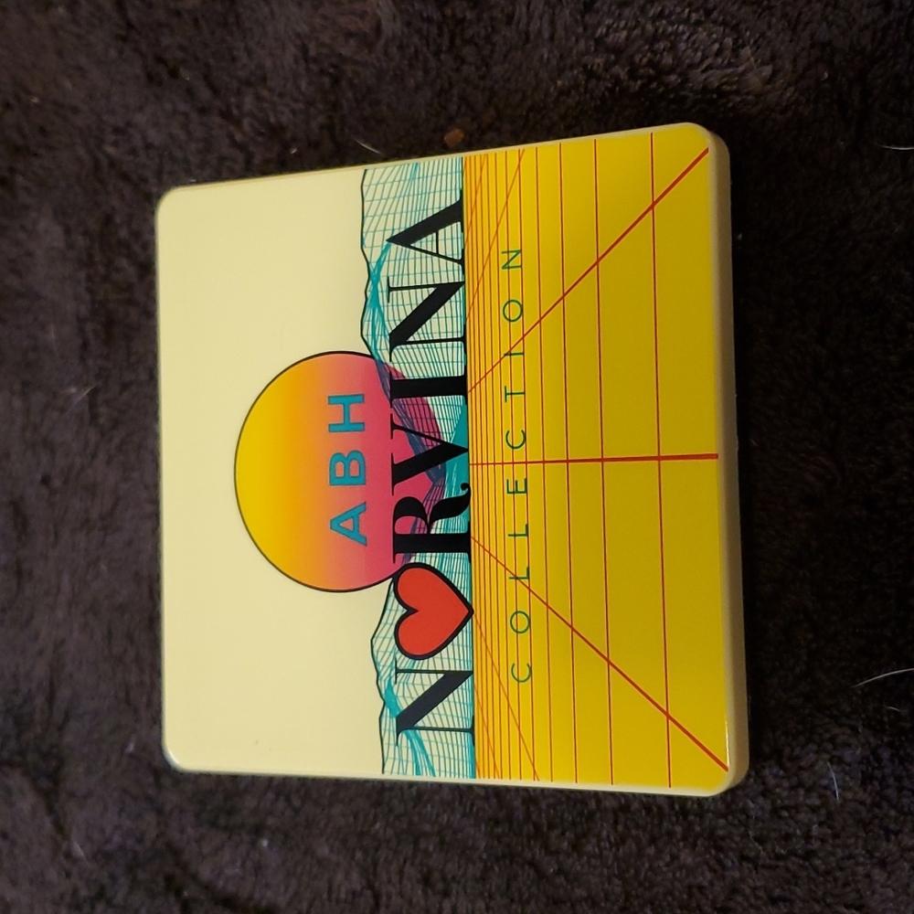 Anastasia Beverly Hills ABH Norvina v2 mini palette